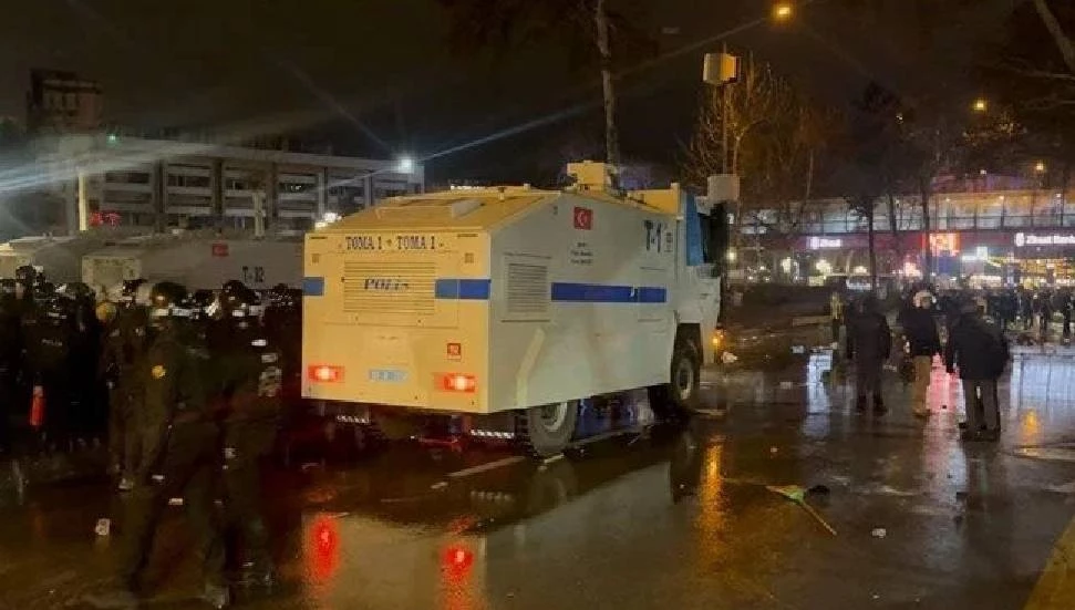 Türkiye’de bu geceki gösterilerde 97 şüpheli gözaltına alındı