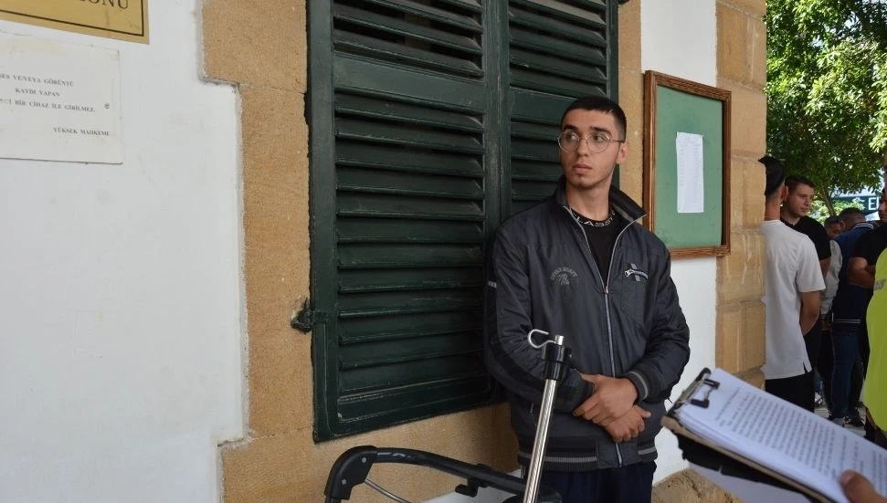 Kaldırımda yürüyen yayaya çarpan zanlı teminata bağlandı