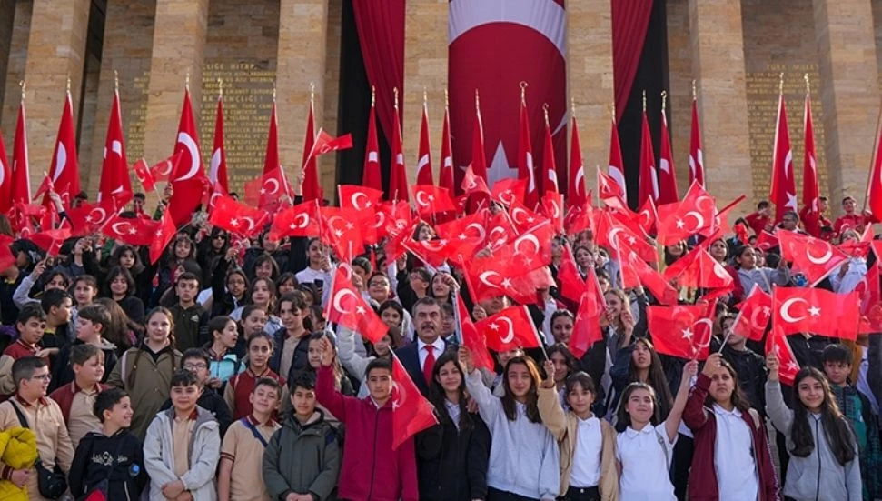 Türkiye’de 23 Nisan Ulusal Egemenlik ve Çocuk Bayramı coşkuyla kutlanıyor!