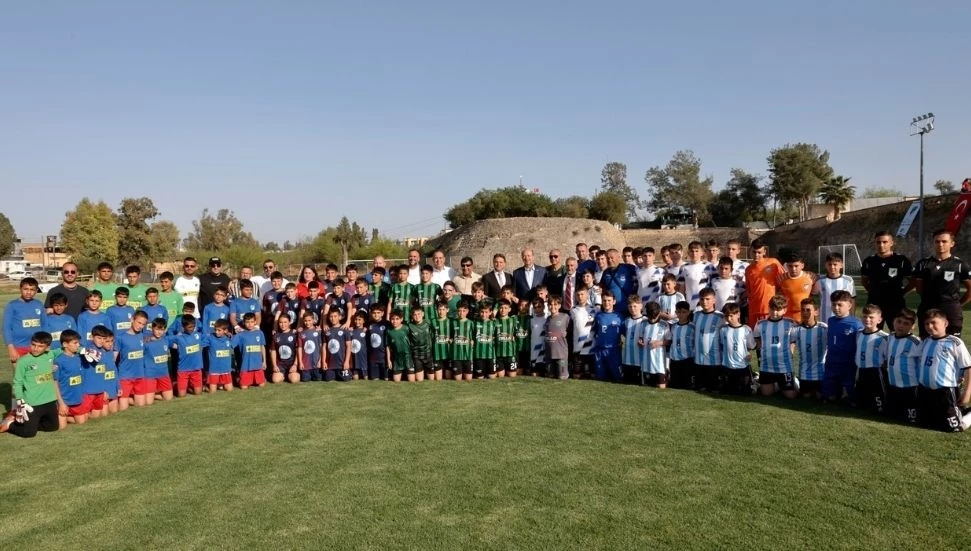 Cumhurbaşkanı Tatar, China Bazaar Gençlik Gücü Akademisi Futbol Turnuvasının açılışına katıldı