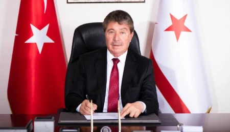 Ünal Üstel: Güçlü bir ülkenin temeli, eğitimli ve özgüveni yüksek nesillerle mümkündür