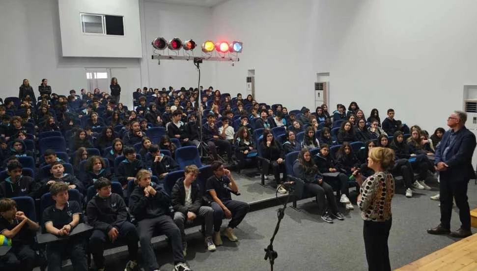 Piyanist Rüya Taner, 19 Mayıs Türk Maarif Koleji’ni ziyaret etti