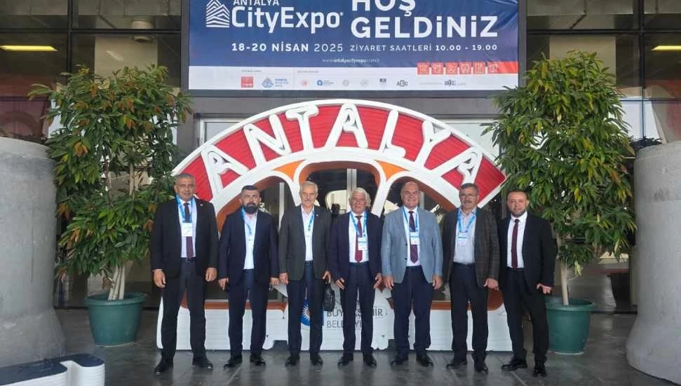 Belediyeler Birliği heyeti Antalya Şehircilik ve Teknolojileri Fuarı’na katıldı