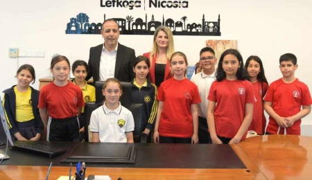 Harmancı, ilkokul çocuklarını kabul etti