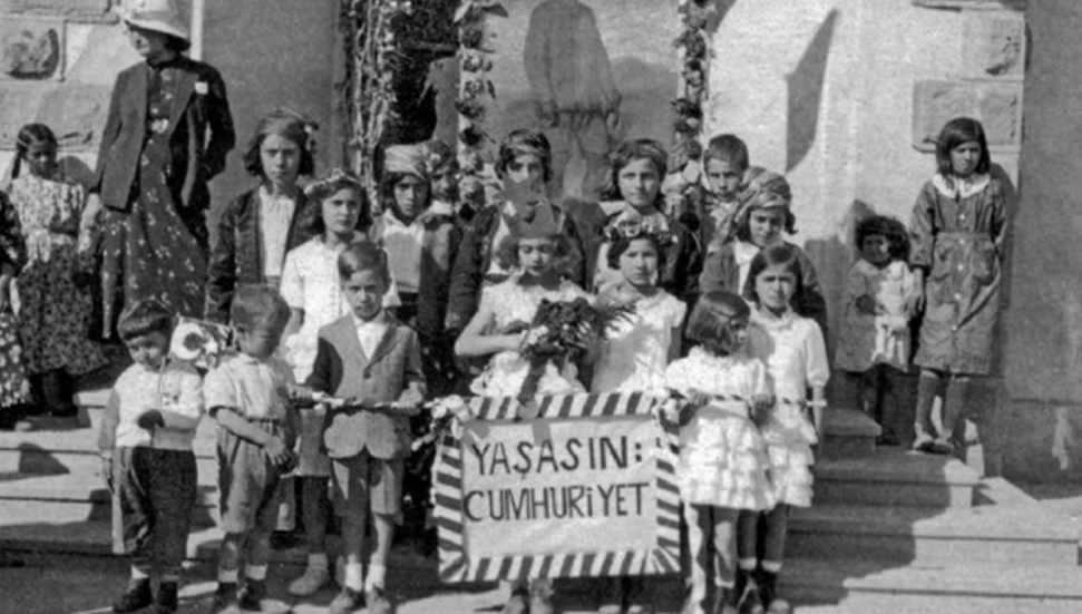 23 Nisan Ulusal Egemenlik ve Çocuk Bayramı coşkuyla kutlanıyor