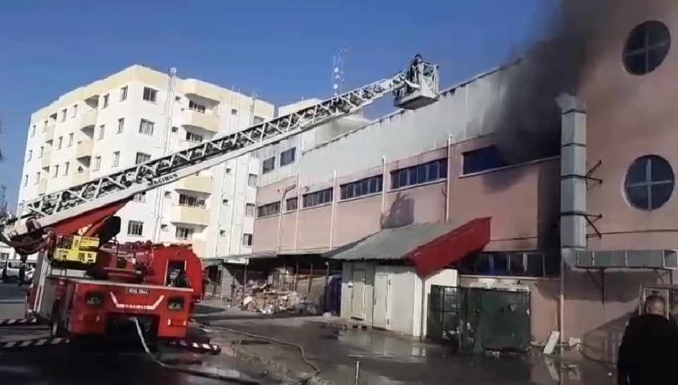 Mağusa’daki Önder AVM’de yangın