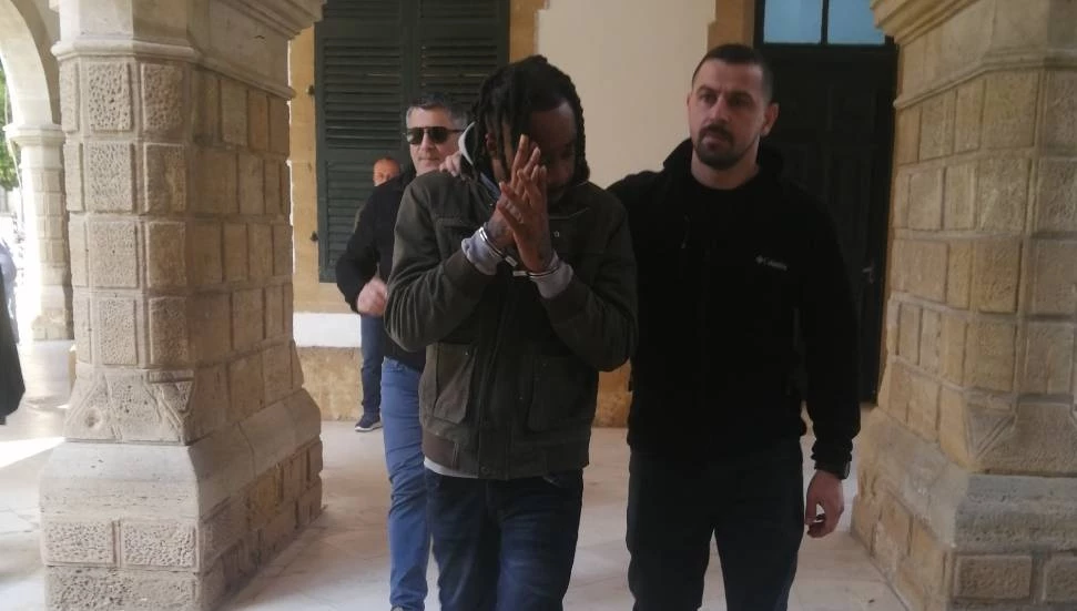 İkametgahında uyuşturucu bulundurmakla itham edilen zanlı 7 gün daha tutuklu kalacak