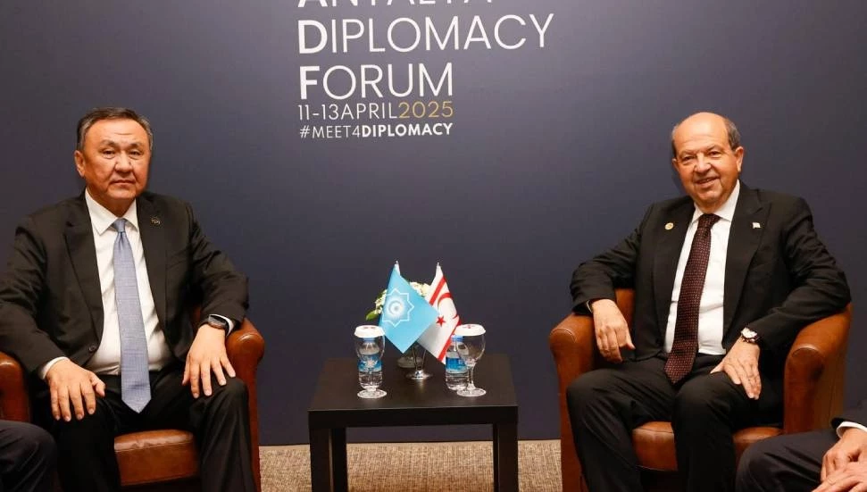 Ersin Tatar, TDT Genel Sekreteri Kubanychbek Omuraliev ile görüştü