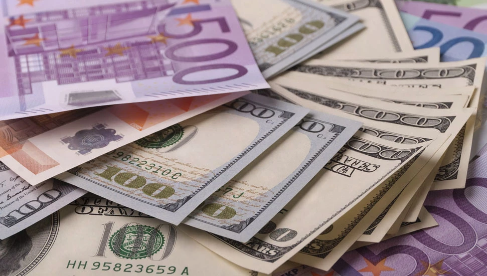 Dövizde son durum: Sterlin 52.15 TL’ye dayandı