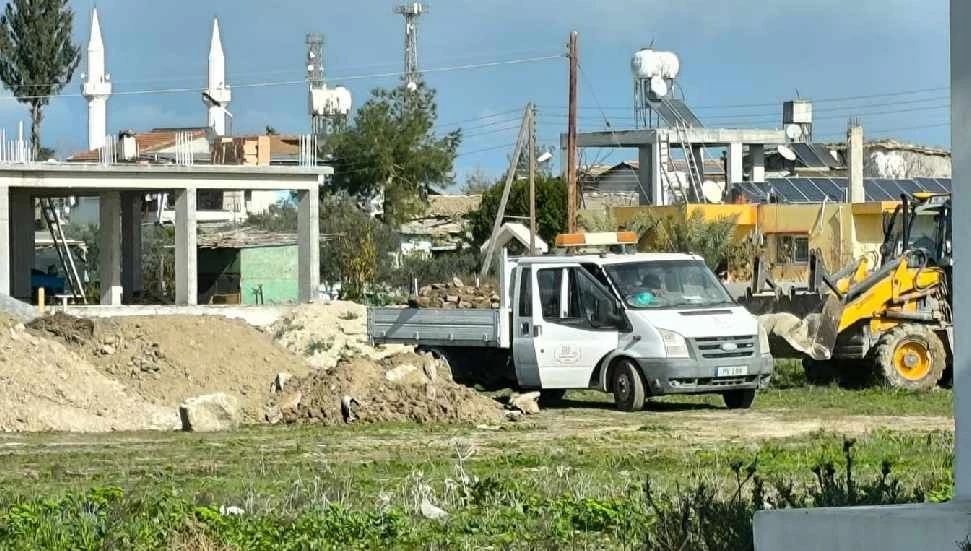 Dörtyol’da moloz isyanı: Belediye 2 yıldır kaldırmıyor!