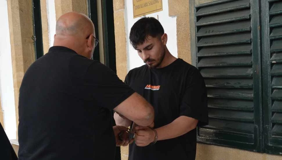Arkadaşıyla şakalaşırken 5 metreden düşmesine neden olmakla itham edilen Aytekin, 3 gün daha tutuklu kalacak