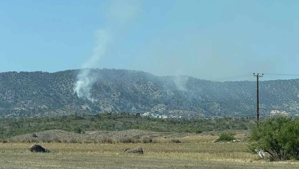 Yamaçköy yangınına karşı mücadele sürüyor: Tirmen Kabristanlığı lojistik üs olarak belirlendi