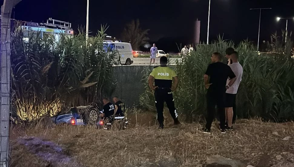 Alsancak’ta feci kaza: 81 yaşındaki sürücü olay yerinde yaşamını yitirdi