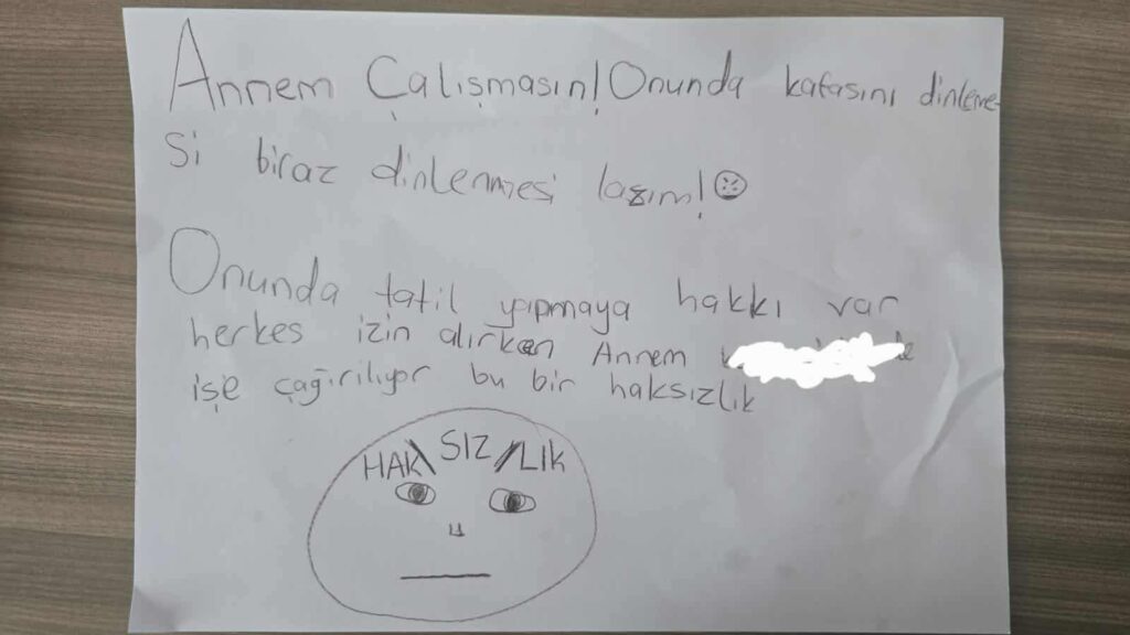 “Annem Çalışmasın, Dinlensin” Pankartı: Çocuktan Hemşire Eksikliğine İsyan