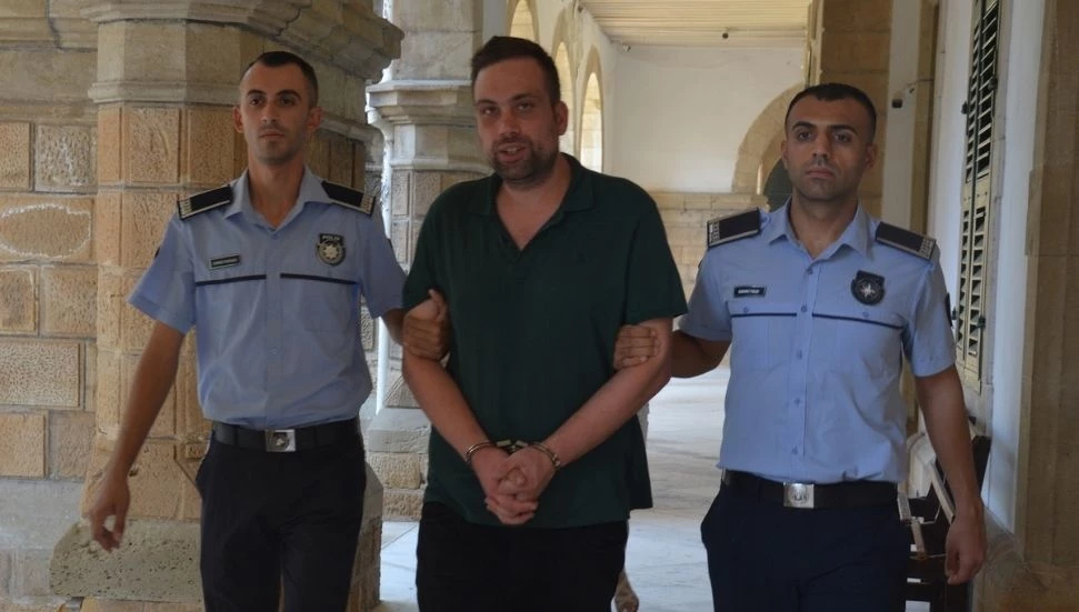 “Burayı babam kurtardı kimse beni uçaktan indiremez” diyen zanlıya 1 gün daha ek tutukluluk