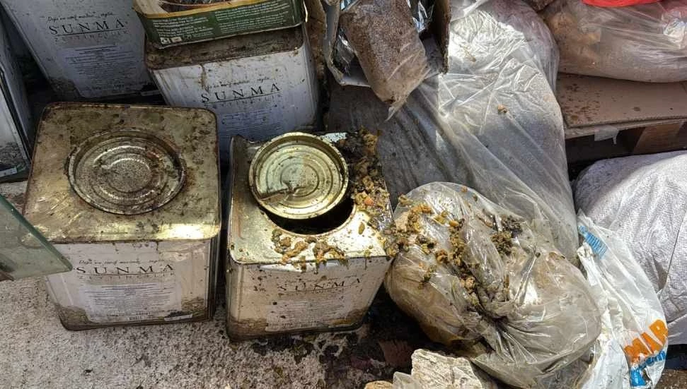 Gazimağusa Belediyesi kaçak baharat deposunu mühürleyip ceza kesti