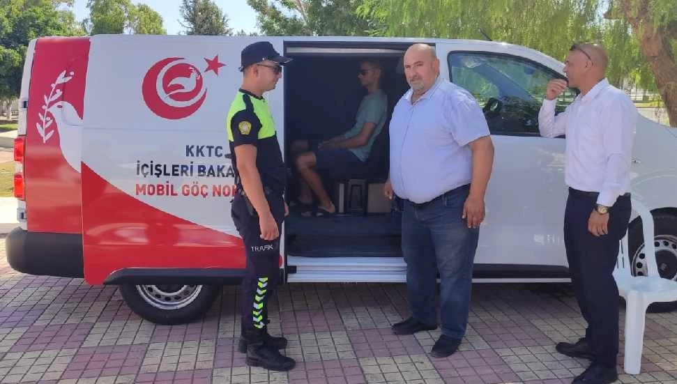 İçişleri Bakanlığı Göç Yönetimi Merkezi’ne bağlı mobil denetim aracı İskele bölgesinde denetim yaptı