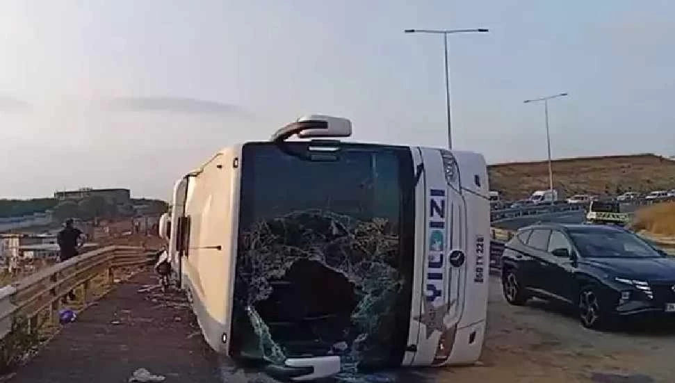 İstanbul Kuzey Marmara Otoyolu’nda yolcu otobüsü devrildi: 3 ölü, 20 yaralı