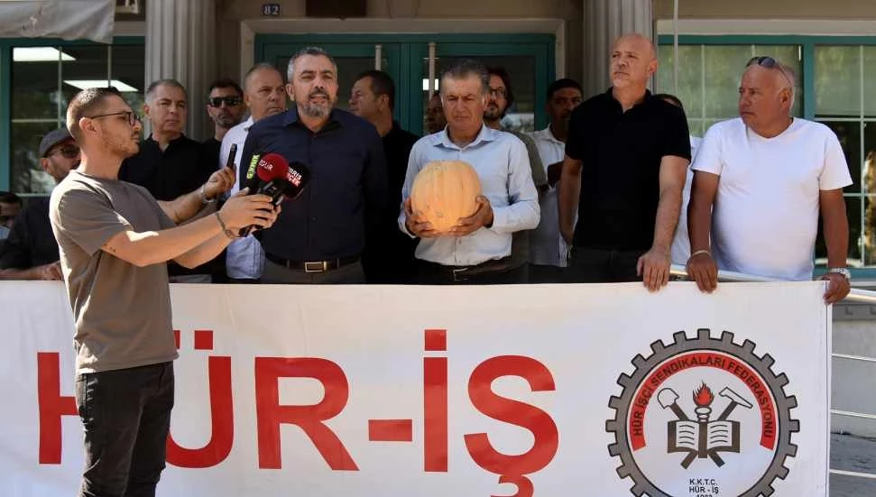 Hür-İş’ten “kabaklı” eylem: Yaşananlar kabak tadı verdi