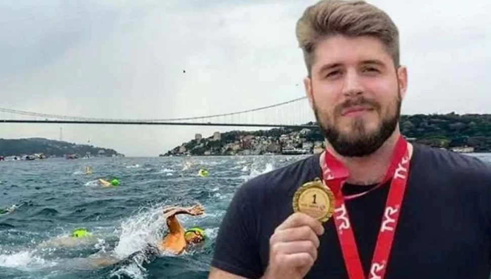 İstanbul Boğazı’nda kaybolan Rus yüzücüyü arama çalışmaları sürüyor