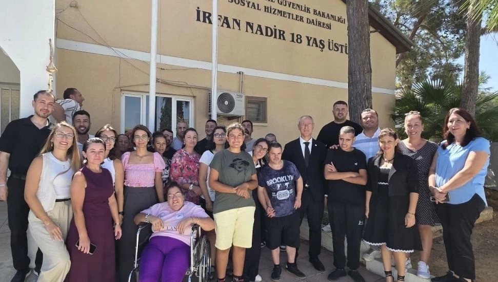 Hasipoğlu, Gazimağusa’da Sosyal Hizmetler Dairesi ile rehabilitasyon merkezini ziyaret etti