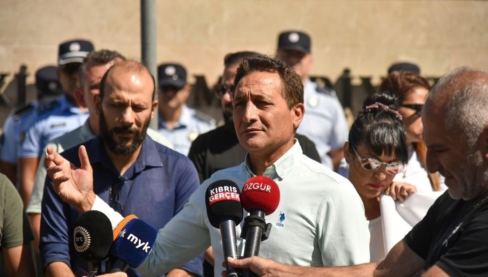 KTOEÖS, “organize şekilde okula gönderilen başörtülü öğrenciler” nedeniyle eylem yaptı
