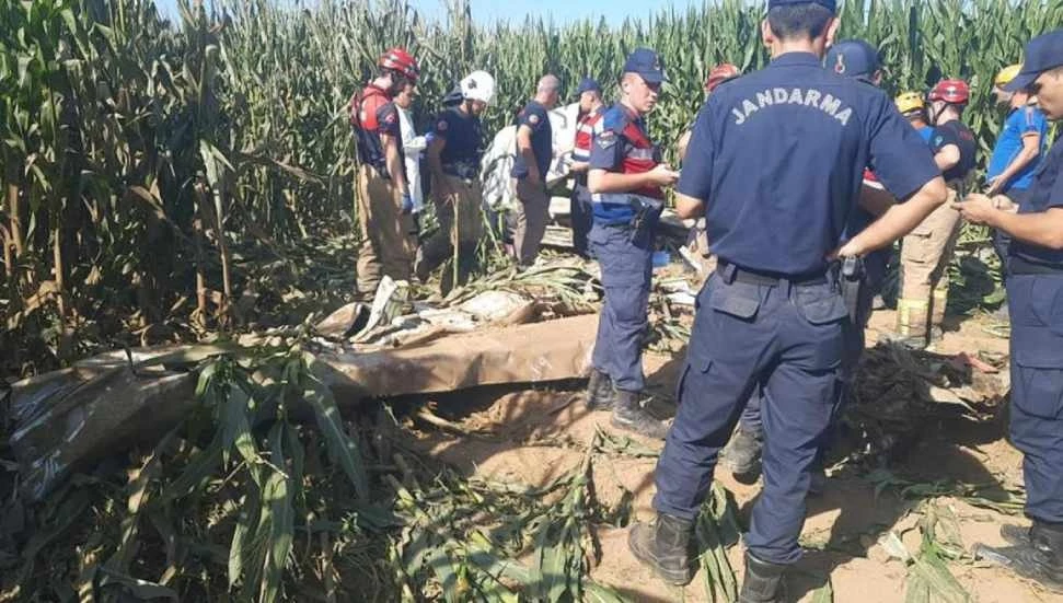 İzmir’de eğitim uçağı düştü: 1 ölü