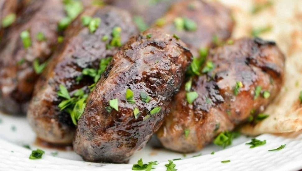 Food Atlas’a göre şeftali kebabı dünyanın en iyi ikinci sosis yemeği seçildi!
