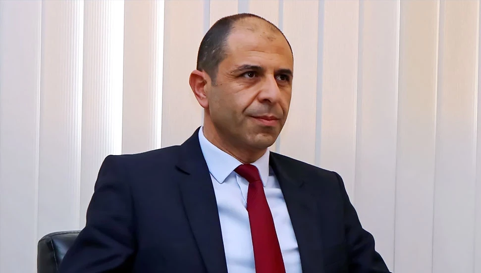 Özersay’dan seçim sürecine eleştiri: Popülizm tavan yaptı, seçime 12 gün var, ya sabır