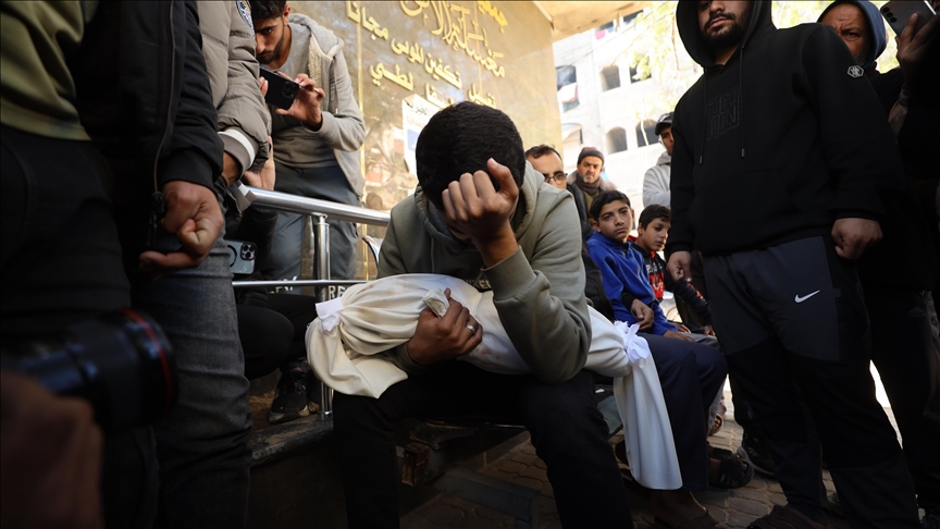 İsrail, ateşkese rağmen Gazze’ye topçu ve helikopter saldırısı düzenledi