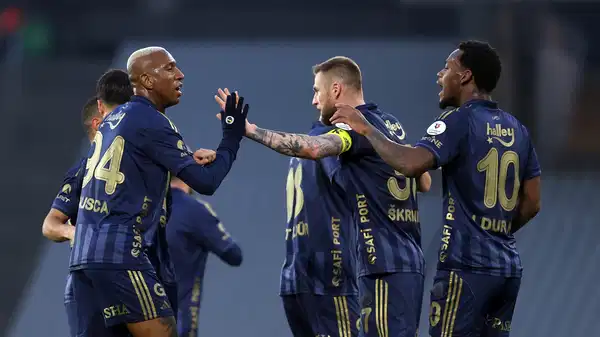 Fenerbahçe açıkladı: 6 futbolcu Beşiktaş derbisinde yok!