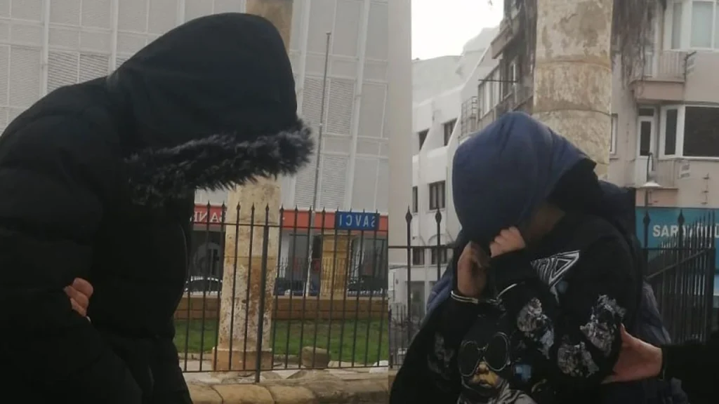 İkamet izinsiz 3 kişi mahkemeye çıkartıldı