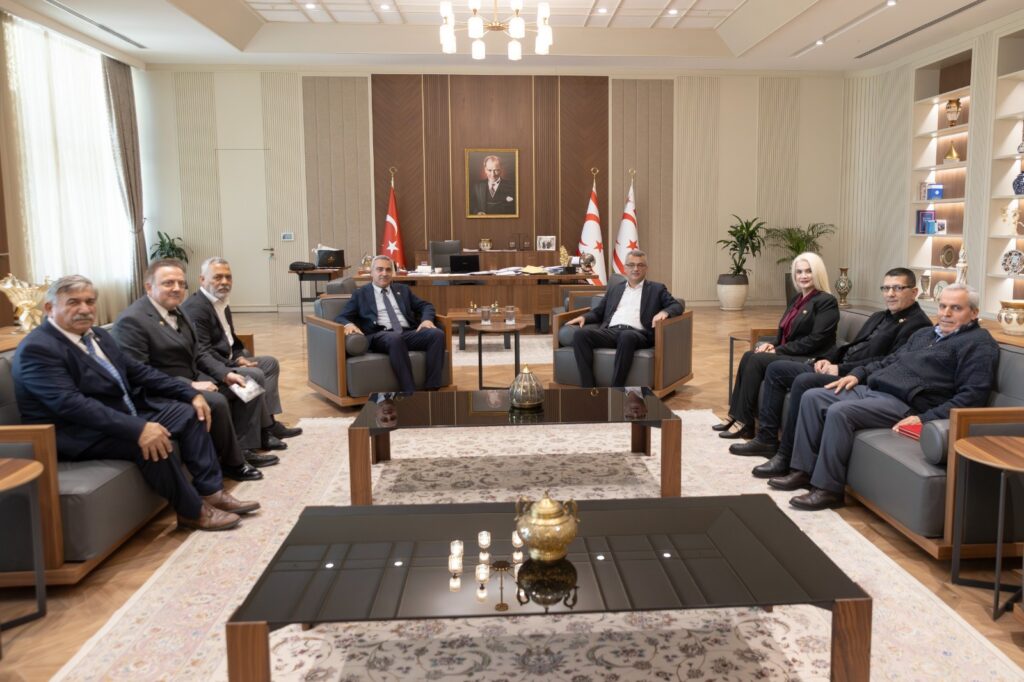 Erhürman, Baf Türk Birliği Başkanı ve yönetim kurulunu kabul etti