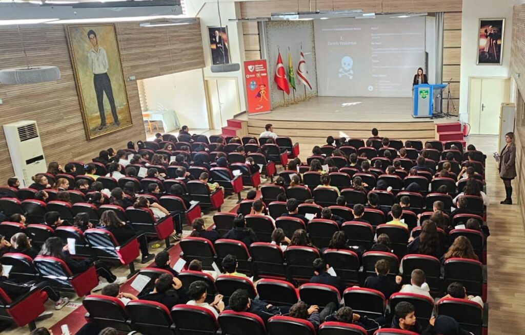 Telsim’in Güvenli İnternet Eğitimleri Devam ediyor