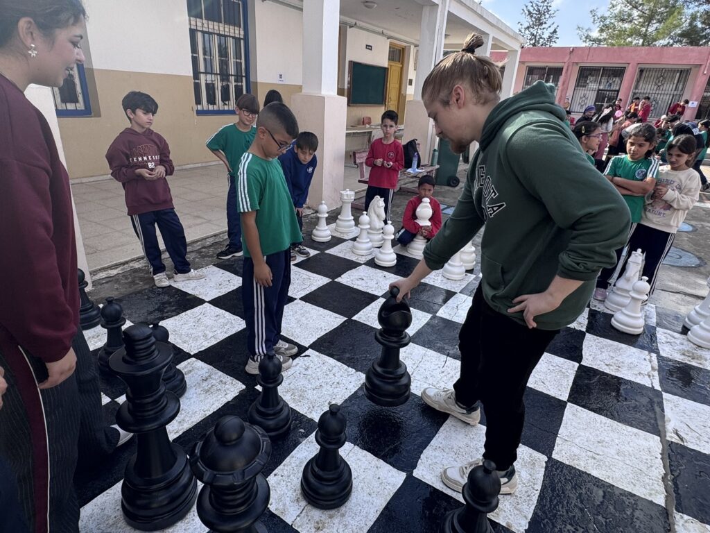 DAÜ öğrenci kulüplerinden anlamlı “Okul Dışarıda Günü” etkinliği