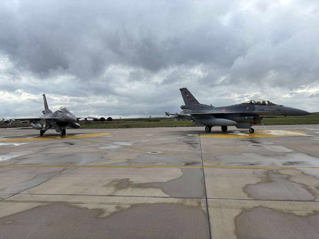 Türkiye MSB: Türk Hava Kuvvetleri, Kıbrıs’ın güneyinde, Akdeniz’in uluslararası hava sahasında eğitim uçuşu yaptı