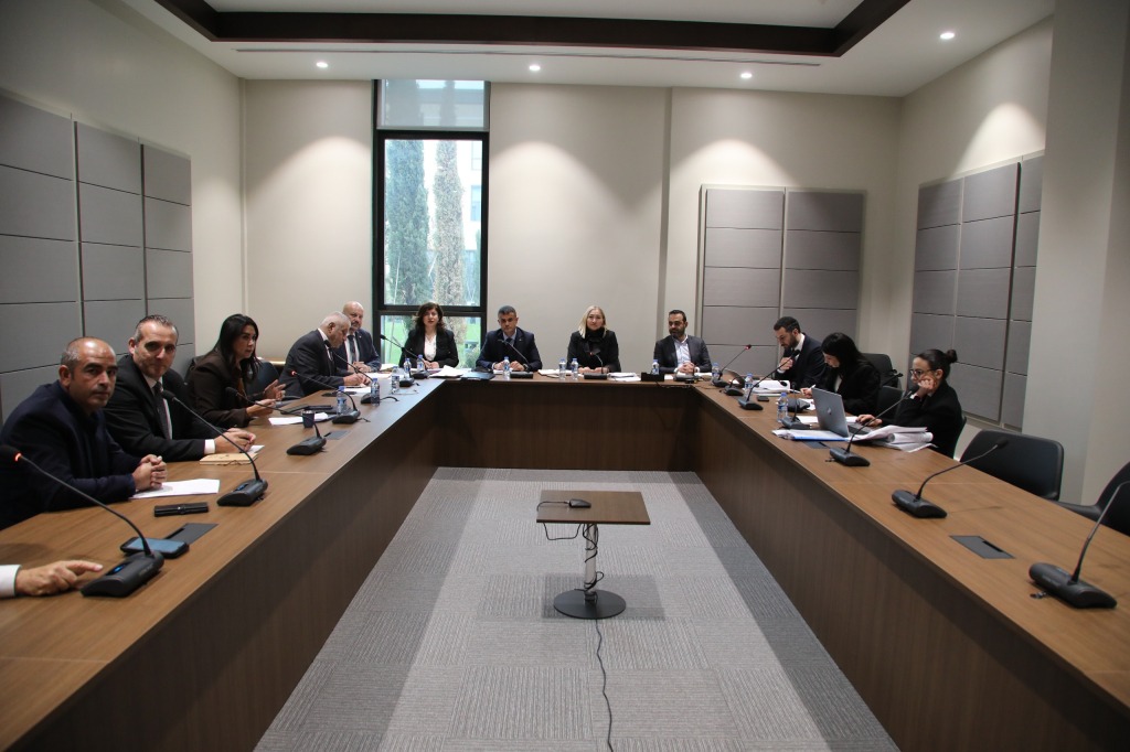 Hukuk Komitesi iki yasa tasarısını ele aldı