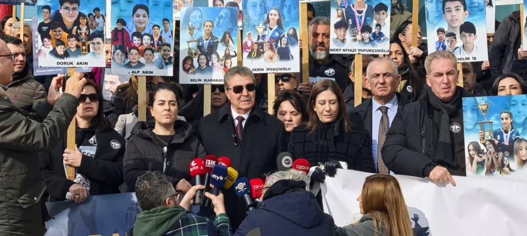 Kamu görevlileri yargılanıyor: Duruşmaya 15 dakika ara