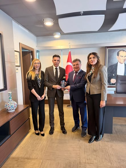 Gönyeli-Alayköy Belediye Başkanı Hüseyin Amcaoğlu’na “Jüri Özel Ödülü