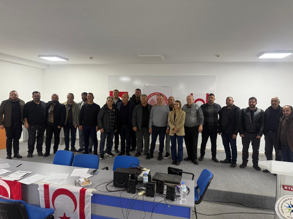 Kar-İş’te Fuat Topaloğlu yeniden başkanlığa seçildi