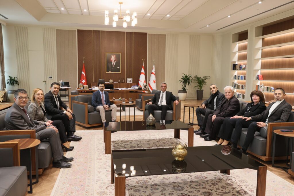 Erhürman, Kıbrıs Türk Thalassaemia Derneği yönetimini kabul etti