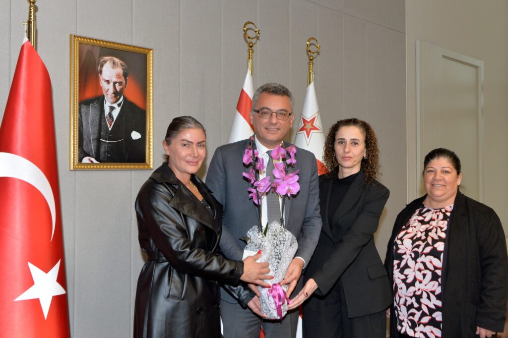 Erhürman, Muhtarlar Birliği heyetiyle görüştü