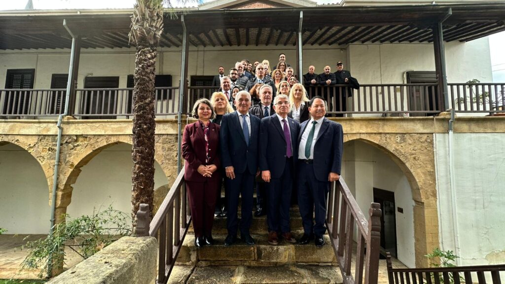 Özçınar, Türkiye-Kıbrıs Türk Cumhuriyeti İşbirliği Cemiyeti ile görüştü