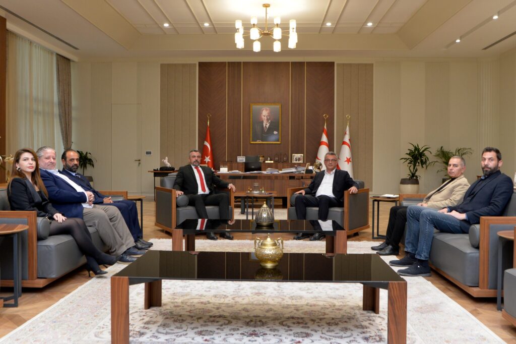 Cumhurbaşkanı Erhürman, Hür-İş Federasyonu heyetiyle görüştü