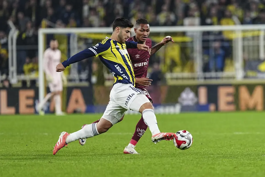 Fenerbahçe şampiyonluk yarışında yara aldı