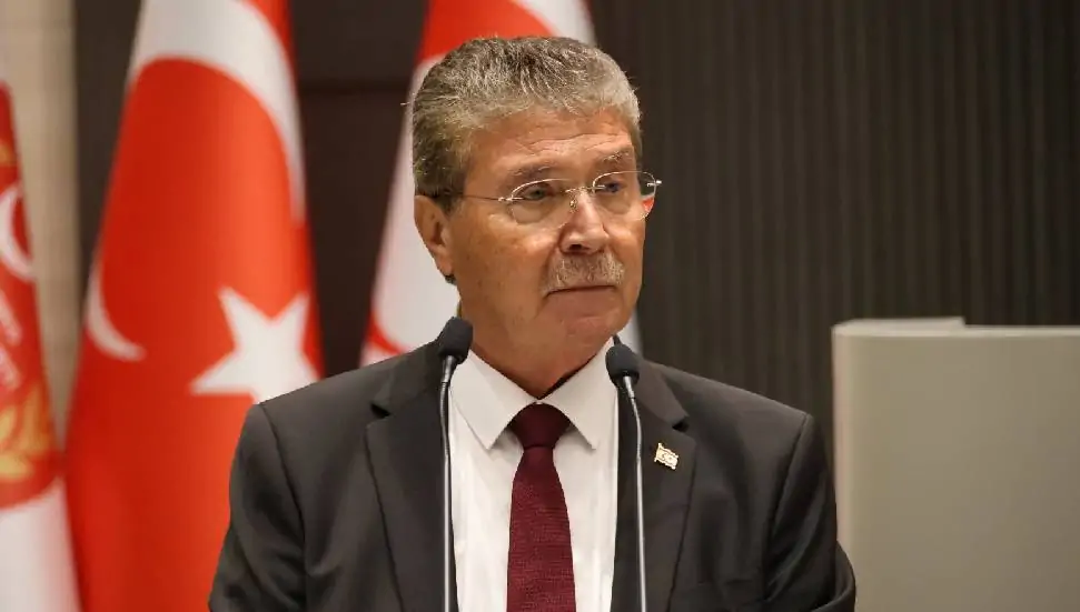 Üstel’den, Erhürman’ın HP ödeneğini düzenleyen yasa gücünde kararnameyle ilgili açıklamasına yanıt