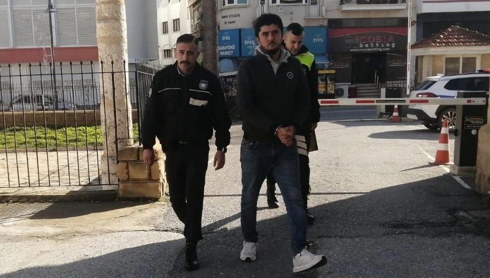 Ercan’da Eczacılık Yasası’na aykırı 306 hap!