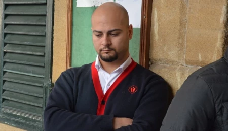 Kadın tuvaletini gizlice izlemekle itham edilen yolcu hizmetleri görevlisi, teminatla serbest