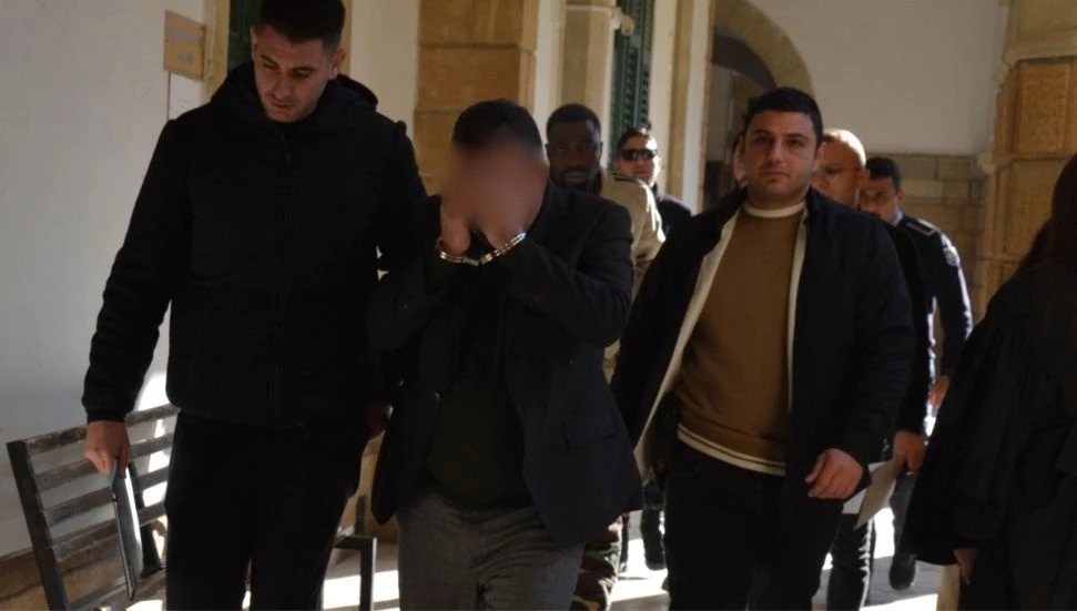 Çalışma izni çıkartmak bahanesiyle buluştuğu 17 yaşındaki kızı taciz etmekle itham edilen zanlı tutuklandı