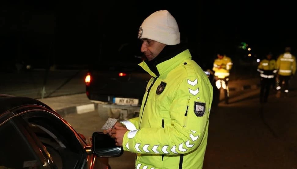 302 sürücüye yasal işlem, 7 tutuklama